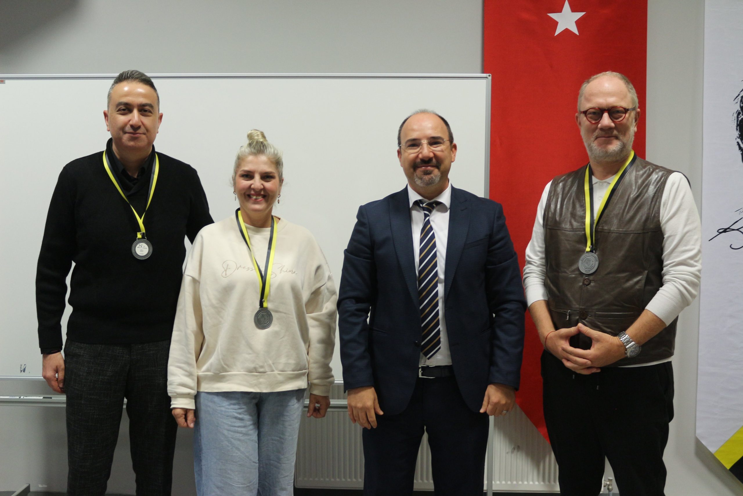 Turizm ve Otelcilik 2001 Yılı Mezunları